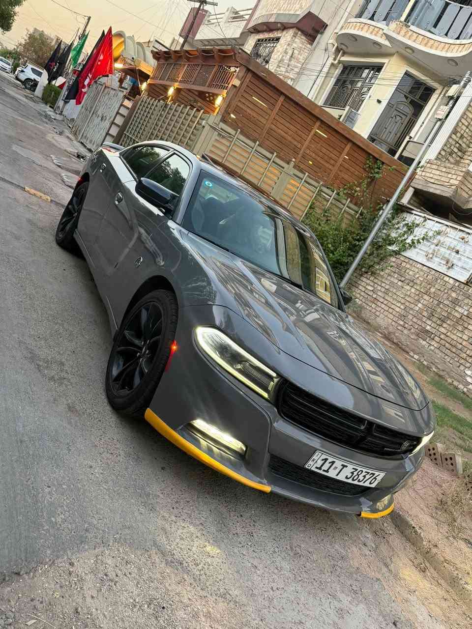 السلام عليكم
دوج جارجر sxt  2019 اسمنتي
السيارة بيها قطعتين صبغ 
رقم بغداد الانكليزي ب اسمي تحويل مباشر
السيارة مواصفات حساسات خلفية كامرة
فتحة سقف سلايت 
السيارة جاهزة من كل النواحي تخم تاير جديد
كير ومحرك كفالة عامة وتبريد ثلج 
السيارة ماشية 62 
مكاني بغداد البلديات 
السعر 225 وبيها مجال 
***********
