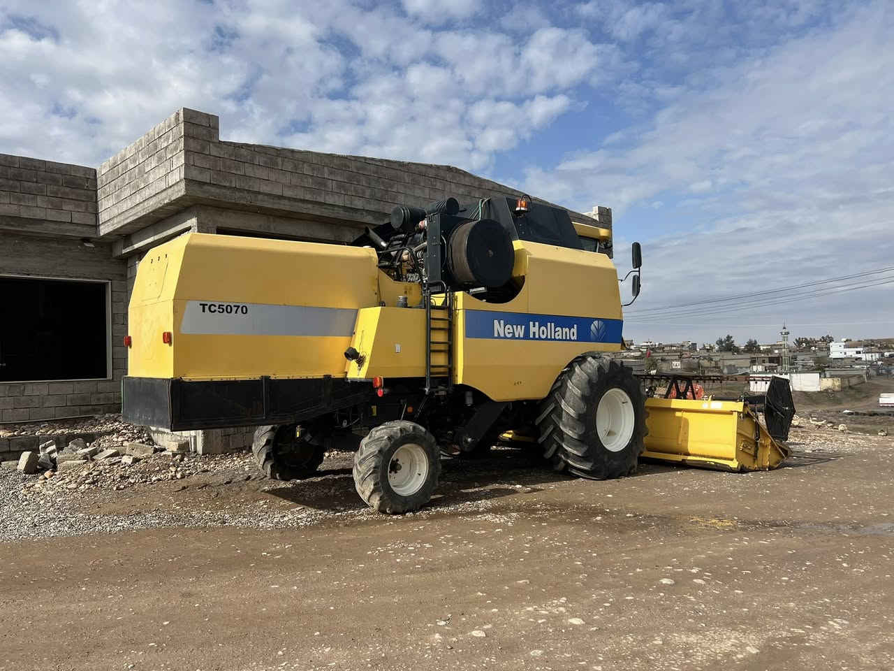 للبیع حاصودە5070مودیل2008  دبل درام طبلە قلاب طبلە17فوت دبل کشن معمل کهرابای مکفول مدیواما ایداما کامل جاهز للحصاد اذا ما شرای لا تزعجنا 
عینوان قضاء بردرش ***********
