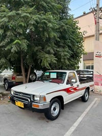 تويوتا • موديل ١٩٩٠ • كالار