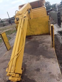 شاحنة • للبيع