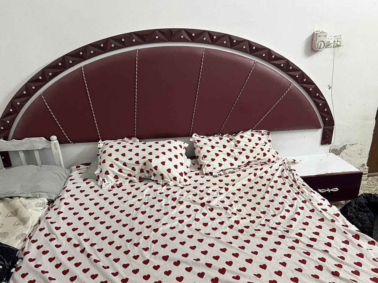 غرفه نوم تركي تسع قطع السعر 450
***********
