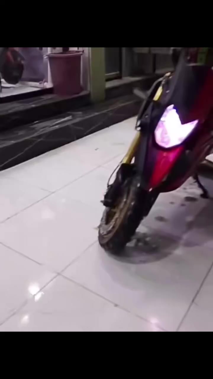 سلام علیکم دراجه قفاس للبيع

فول مواصفات / موديل 2026

تشغيل عنبعود / باتريات مسطره سته بطاريات

لون مصبوغ جماليه فقط / نضام بريكات abs

شحن سريع اصلي بلادي / اثنين مفاتيح نضام بارك / سرعه اثلاثه نمره ليد زينون ثلاثه نوع عالي ناصي رماش سرعه حقيقي 80 تايرات جبلي بلادي جديد

دبلات رياضي

مكاني كركوك تسعين.
تره اخوان سعر ارخص من سوك 
سعر خاص

  ***********

اذا ماتريد لا تكسر سعر دراجه
بس شراي يراسل
