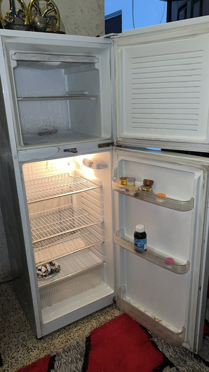 بلازمه حجم 32 بدون نت 
ثلاجه نضيفه كلش 10 قدم 
ميز بلازمه ينفتح يصير 4 مترات عرض 
مكاني بغداد مدينة الصدر


**إذا كنت صاحب هذا الإعلان وتريد حذفه لأي سبب، رجاءا أرسل رسالة إلى الدعم الفني**