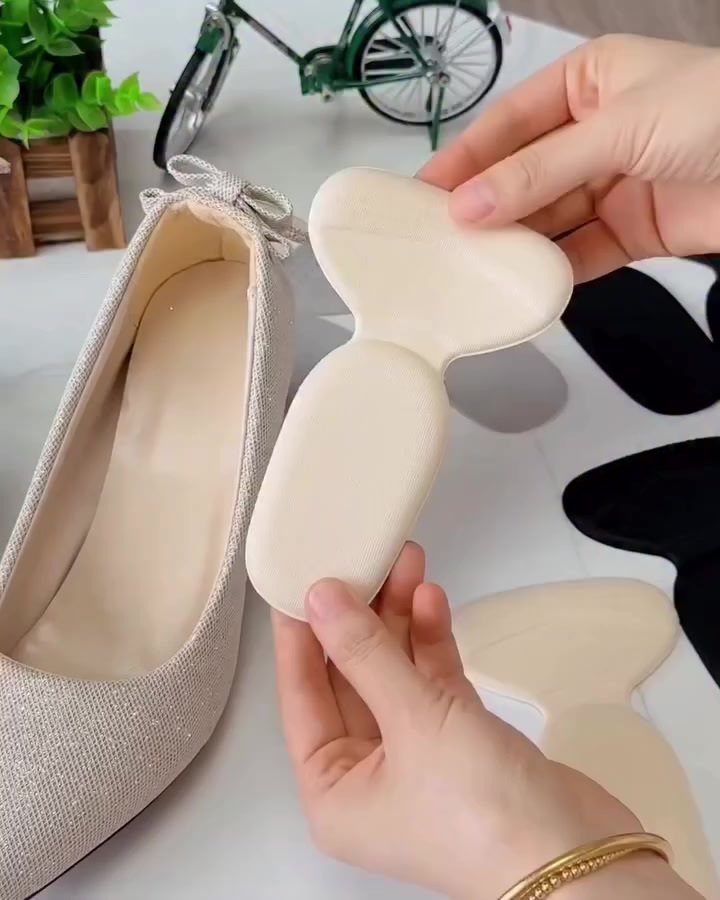 اذا حذائج يأذيج باللبس هذا الحل الامثل
ملصقات اسفنجية قوية لراحة القدم وعدم احتكاك القدم بالحذاء
للطلب تواصل خاص


**إذا كنت صاحب هذا الإعلان وتريد حذفه لأي سبب، رجاءا أرسل رسالة إلى الدعم الفني**