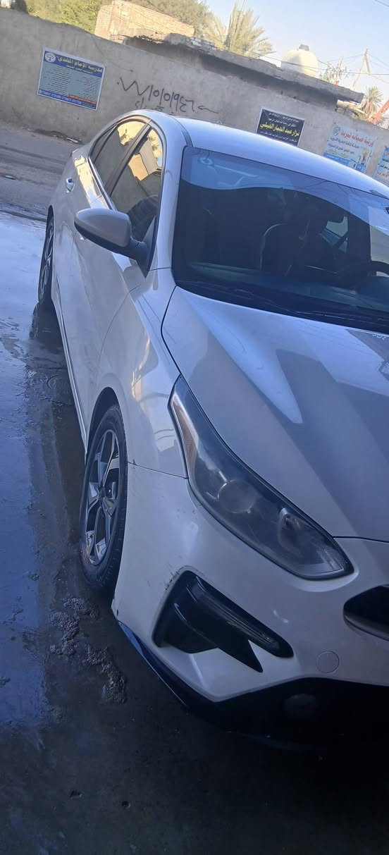 سلام عليكم فورتي ٢٠٢٠ سياره نص فول كامله بدون حادث بيه بنيدمبدل بس سياره بيه باره بل عراق ع وضه بل هلال مال جامالغ الخلفي بجم كبس مكفوله لغد وشاصي رايده ١٢٧مكان سياره المشتل ***********
