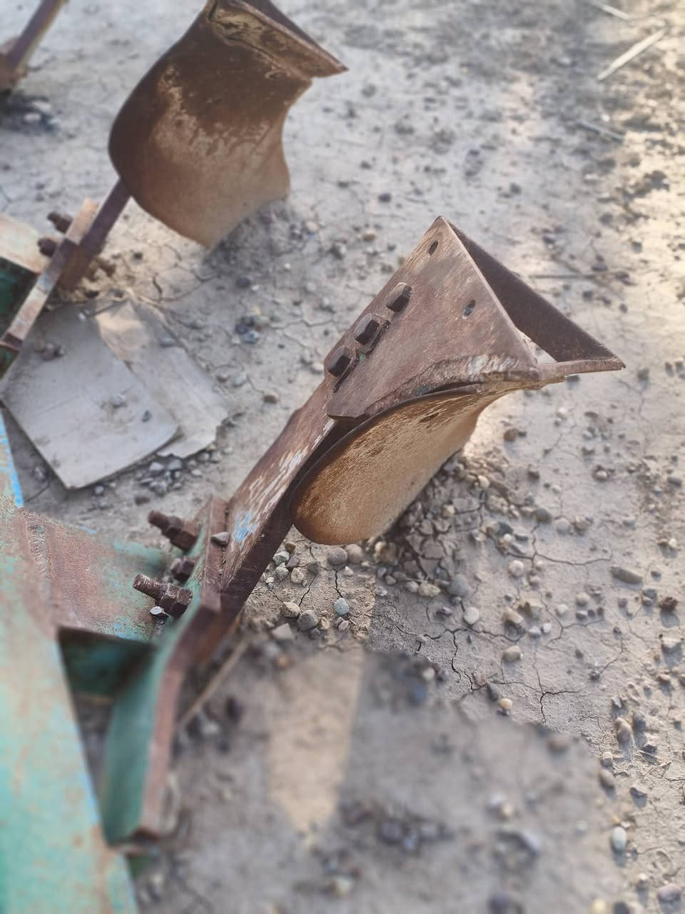 فدان الصلي  اتلث اسجج  الحديد الثقيل الي ايريده يتصل اوبل خدمه 0777 868 9360ا
