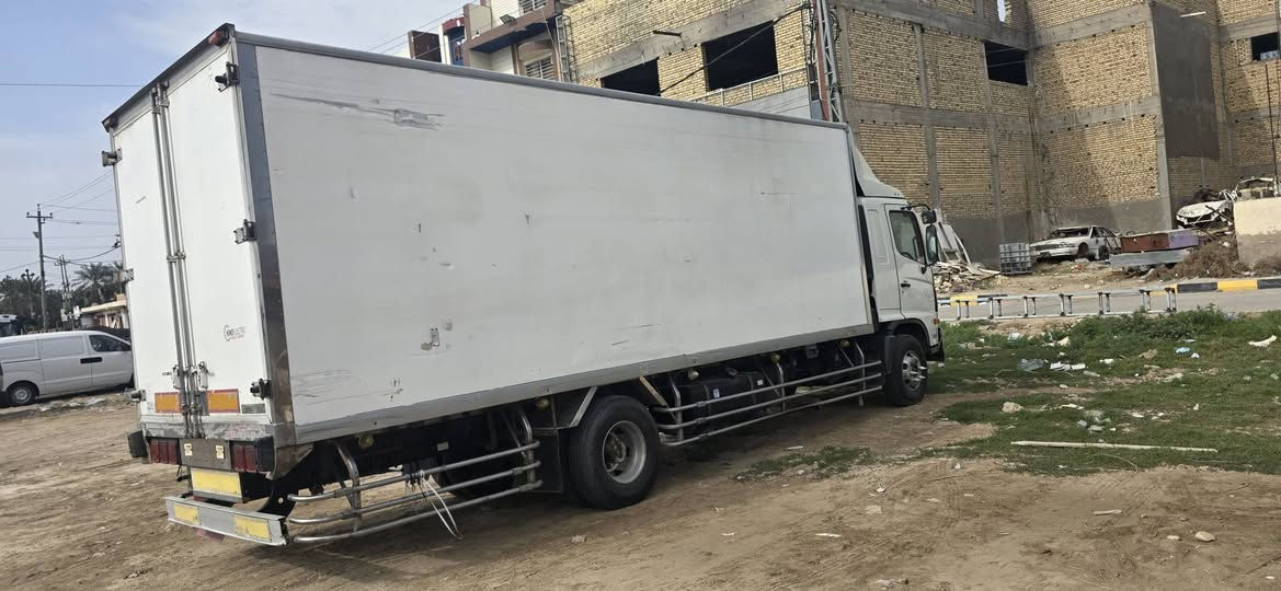 اصل ١٦ معلايه ١٨  باسمي شخصيا رقم بغداد
يسره بلاد 
٦ وربع 
مكفول شاصي 
تخم تاير دلوب 
مكينه فاكيوم ٨٠
٦ براغي 
براد شغال 
***********
