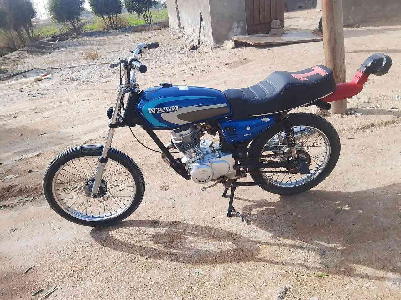 السلام عليكم دراجه للبيع كلك دراجه موديل 24 دراجه نظيفه مكاني الوركاء ناحيه الكرامه ***********
