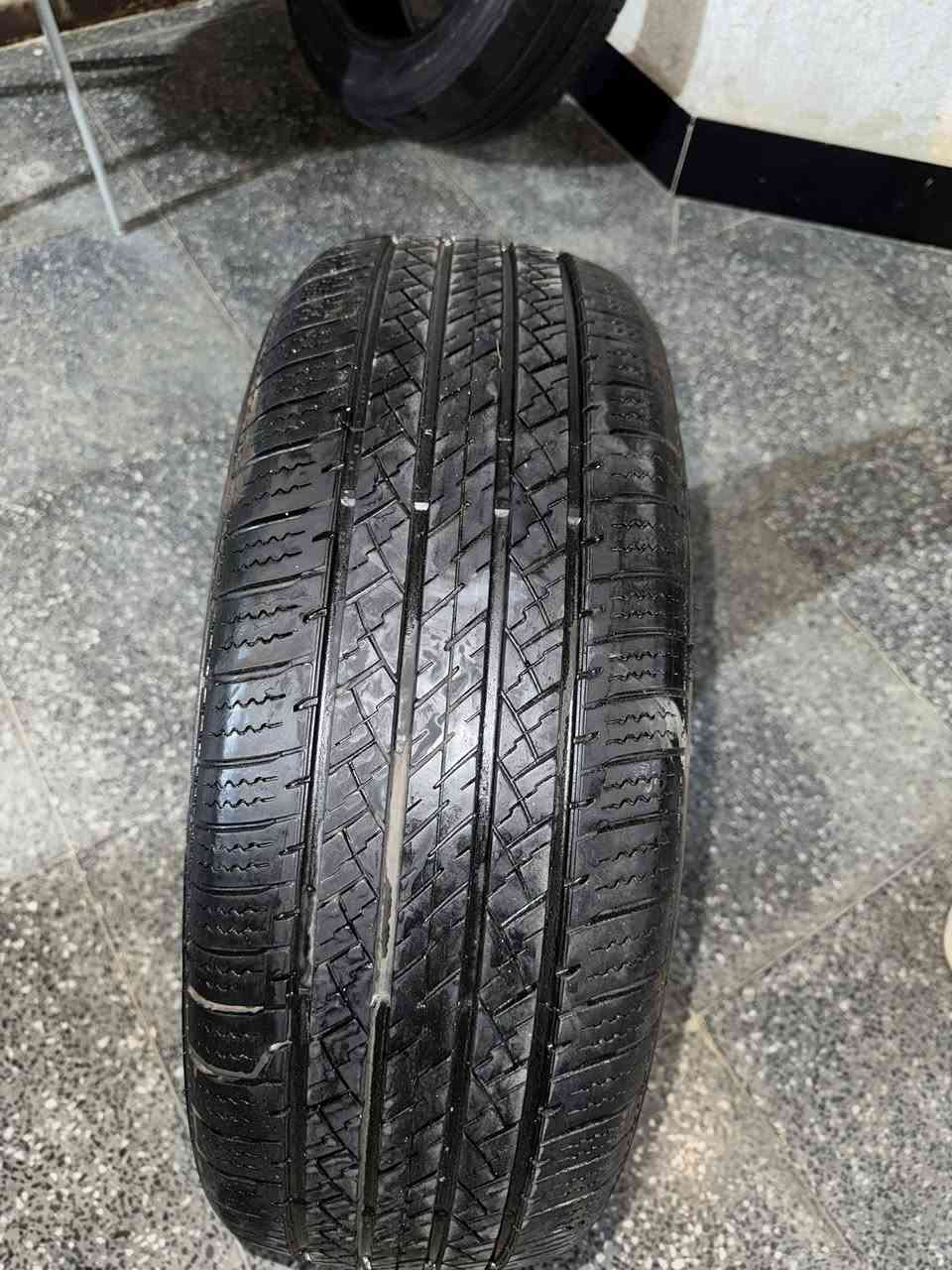 السلام عليكم
زوج تايرات جدد مامستخدمات للبيع
الحجم 235/60R18 
للاستفسار *********** 
المكان البصرة
