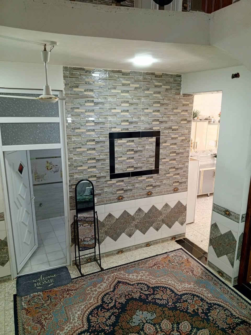 بيت للبيع طابو صرف المساحة 150 م
 طابقين 
 حي الحسين ابي غرق خلف الضغط 
 4 غرف نوم استقبال مطبخ كلدور صيحات داخلية وخارجية كراج السعر معقول *********** واتساب 
العلم للعقار أبو ياسر الخفاجي
