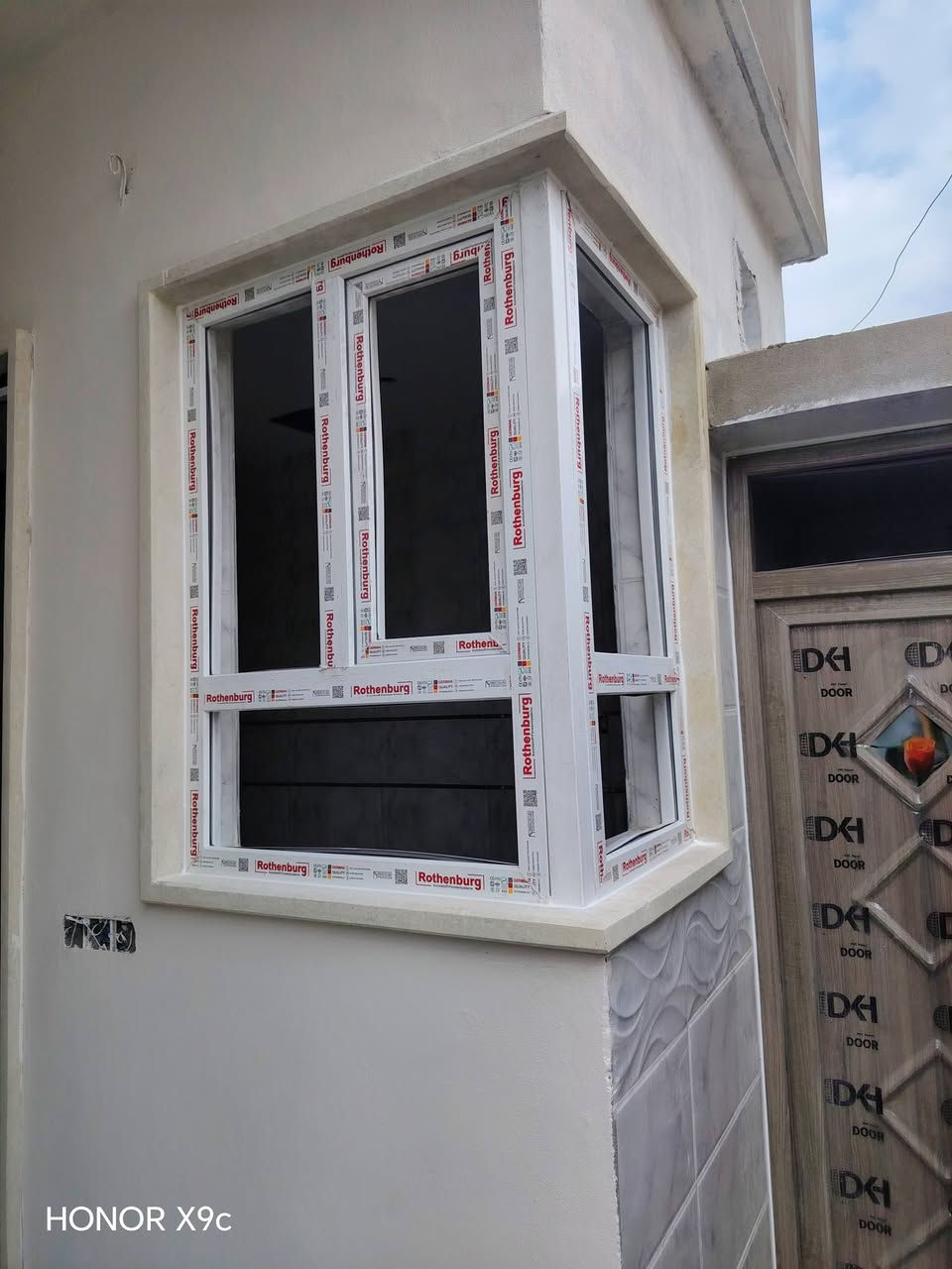 باب بلاستك درجه 1
100 الف معا الشد
شباك ابيض معا الشد25 دولار
العنوان موصل صناعه الكرامه
***********
***********
