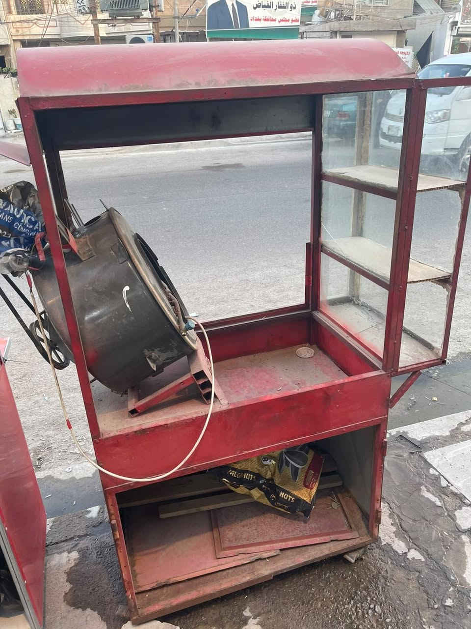 مكينه مال حب للبيع
السعر ١٠٠ وبيها مجال 
***********
