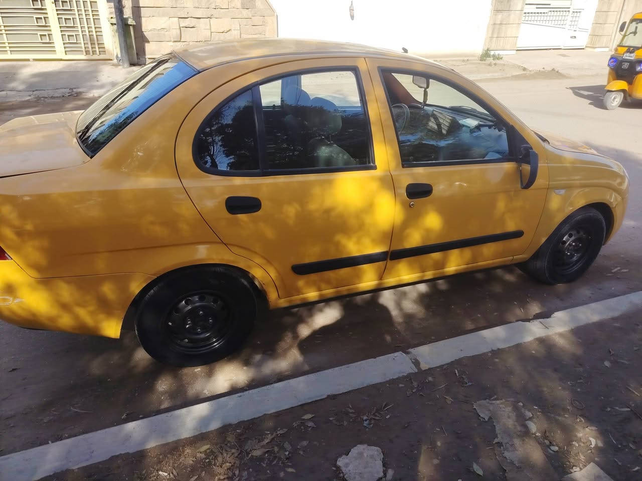 طيبة للبيع  2015سنوية انتهت شهر 12 مصفرة هيئة وغرامات  
البحث وصل الخط جدد هذه الشهر  سويتهن مكينة تبريد تفرعات جدد سيارة مبدل جاملغ عكس السايق والخلفي بي طخة مصلحة   بدون دواخل  رايدهة ب33 مكاني بغداد حي الفرات  للاستفسار والتواصل رقم *********** متواجد واتساب
