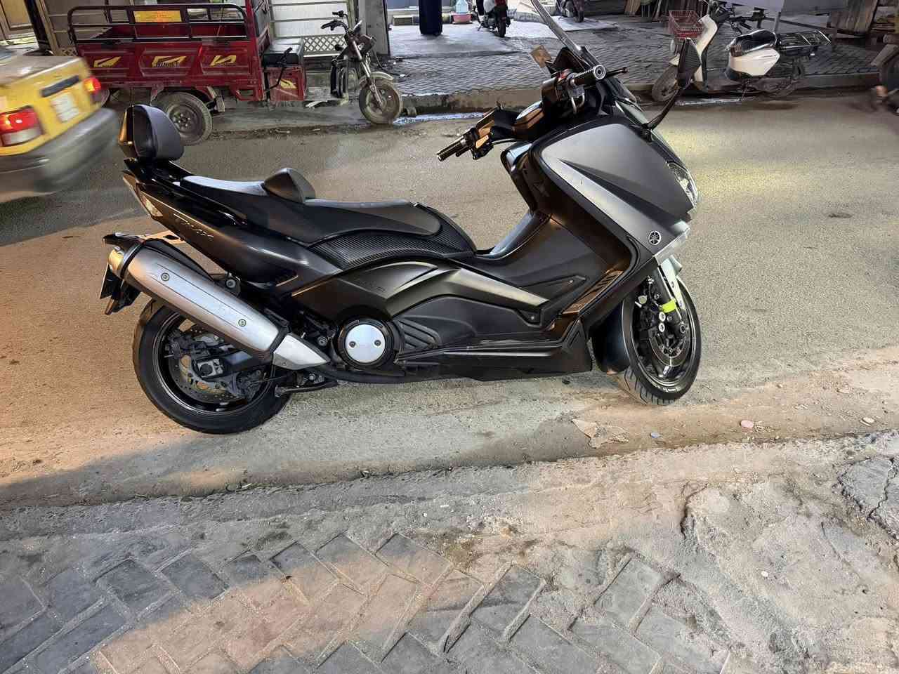 سلام عليكم دراجه للبيع تي ماكس موديل ٢٠١٥ فئه اريون ماكس كفاله عامه جديده  مرقم تحويل ثاني يوم ماشيه ٣٠ ألف تليفون ***********
