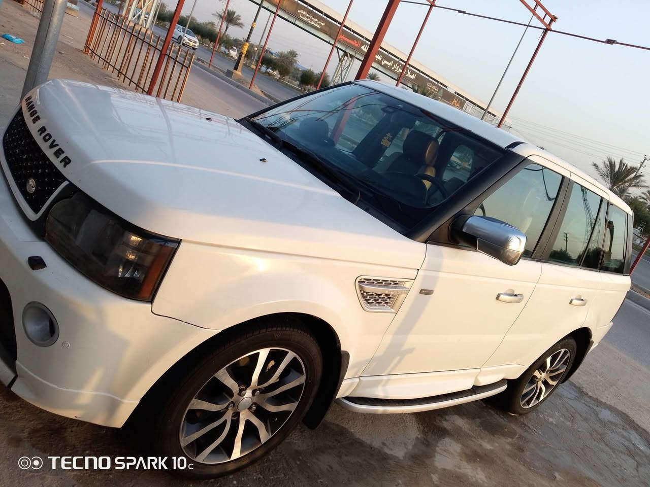 سلام عليكم من رخصت الدمن المحترم البيع رانج مديل 7 محدث 13 بدون ضربه مصبوغه اثر جراد بدون معجون حداديه جديده عده دبلات خلفيه يرادله  تايرات نضاف كهربائياته كله شغاله محرك العادي المرغوب بي بخار انزل فلوس المحرك من سعره السعر 95 مكان كربلاء اتصال ***********     ***********
