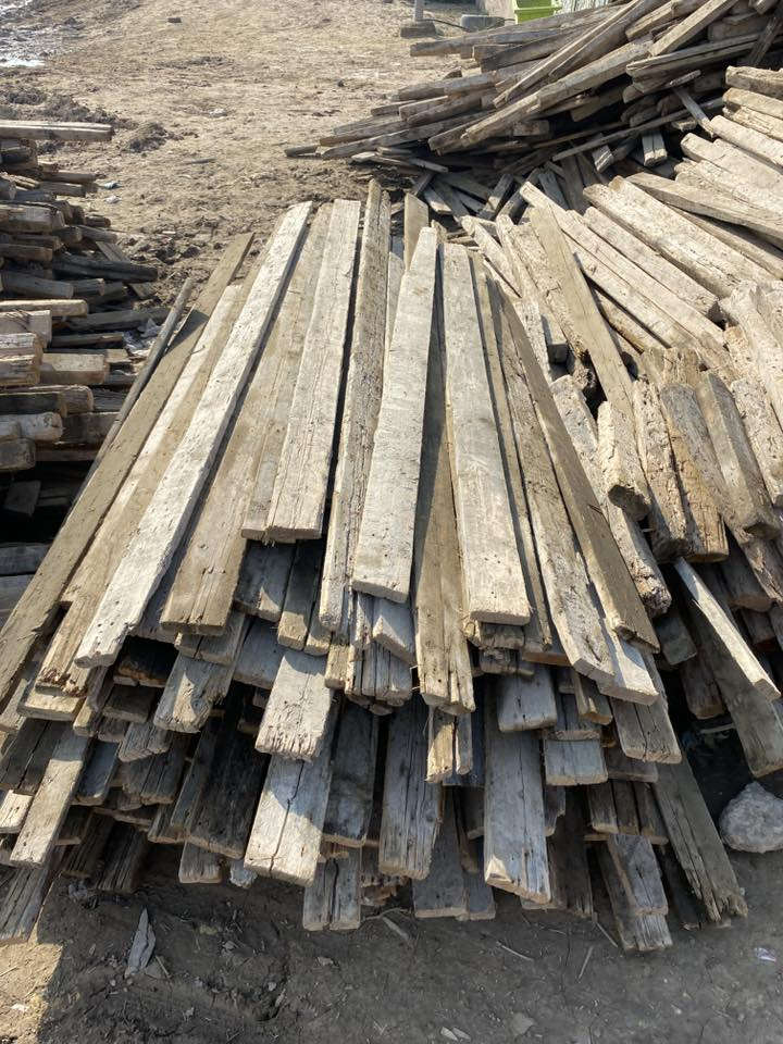 قالب خشب حوالي بل 13 مكعب  المكان بابل مركز   الاستفسار *********** واتساب مفتوح
