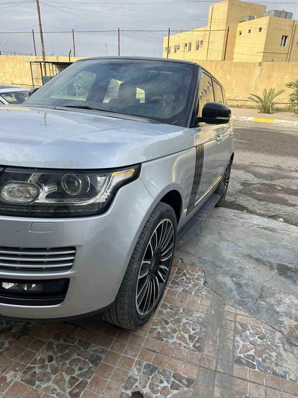 رانج فوك موديل 2013  محرك 8 سلندر بدون سوبر المرغوب كفاله عامه محرك كير حداديه كفاله من الصيغ ولبارد ولشخوط اي نقص مابيها للبيع وترهم امراوس حسب القناعه مكاني الأنبار الرمادي ***********
