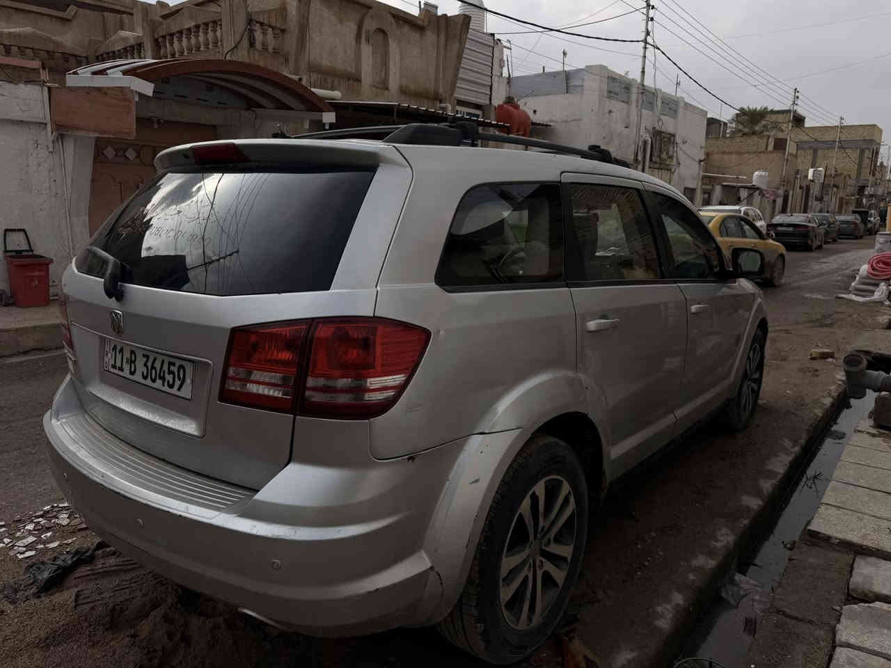 للبيع سياره جورني مديل 2009 مكينه 4 سلندر ٥ راكب قطعه وحده تبريد رقم جديد بغداد شرط المداور بيه ضربات بسيطه بدون تبديل موضحه بالصور الي مأشر عليهن فقط هذني بدون دواخل الجامل الخلفي بدون داخل ضربه بسيطه مرجعه صابغه والباقي بالباب ضربه ومرجعه بارد عوزه ترتيب والجامدغ الكدام خشمه موضح بالصوره ضربته كلش حلوه يعني الجناي ياخذه يخليه جواه سياره عضمة حلوه كما موضح بالصور واحله مكينه وكير توني مبدلهن جدد بس الكير بيه قطع بالضفيره والكهربائي كال جيبه اعالجه بس انه ما فارغ عندي دوام الله شاهد لي يجي ياخذه اوديه للكهربائي لو هو عنده كهرباىي بكيفه والكير كفاله انطيه لك بي شي غير الي كلتلك عليه ترجع السياره والسياره جاهز مجهز من كلشي مكاني ذي قار قضاء النصر السعر ٩٥ وبيه مجال بسيط حيل ***********
