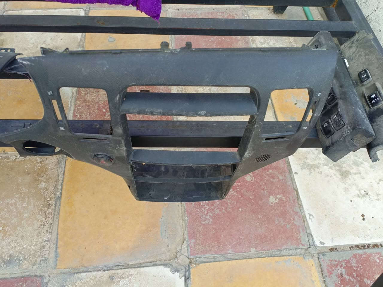 عندي هذني للبيع
***********
