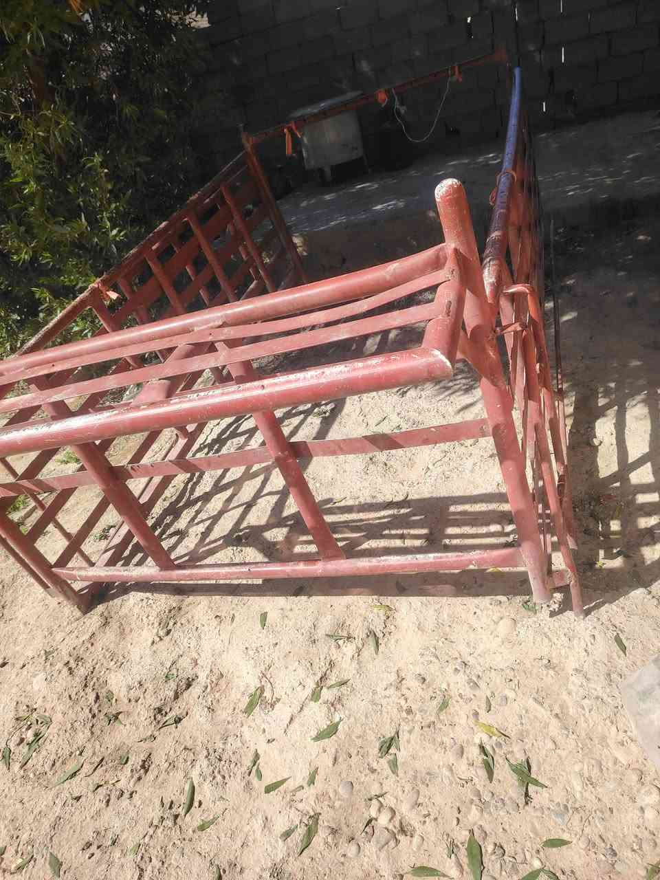 من رخصت الدمن
رمضان كريم 
محجر بوري البيع
بغداد حي البتول
هاتف ***********
مكلف بل نشر
