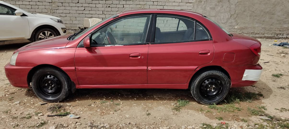 سلام عليكم
كيا ريو 2004 سياره كامله مثل متشوف بالصور 
رقم بغداد دولي بأسمي سنويه لل2031 وهزه جديده قبل شهر صاعده 
سعر 45 وبيها مجال بسيط  بابل الحله 
***********
