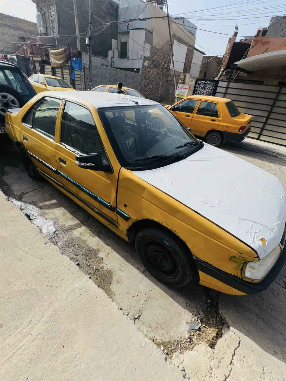 بيجو جي ال اس للبيع موديل 2010 بسمي مصفره هيئه وضريبه محوره كير ومكينه كورلا ياباني عل ايدي محورها سياره خير من الله مال بيت ومكينه وكير وبكيف الواحد ينكر سلف ويطلع وين ميعجبه  تخم تاير جديد صدر نضيف  باتري جديد كهربائيات كلها شغاله مابيها اي نقص مكينه وكير بشرط مابيها اي نقص شغل واطلع اشتغل بيها جاهزه  انشالله السعر 33 ورقه اوبيه مجال بسيط للاستفسار ***********. عنواني بغداد الشعب
