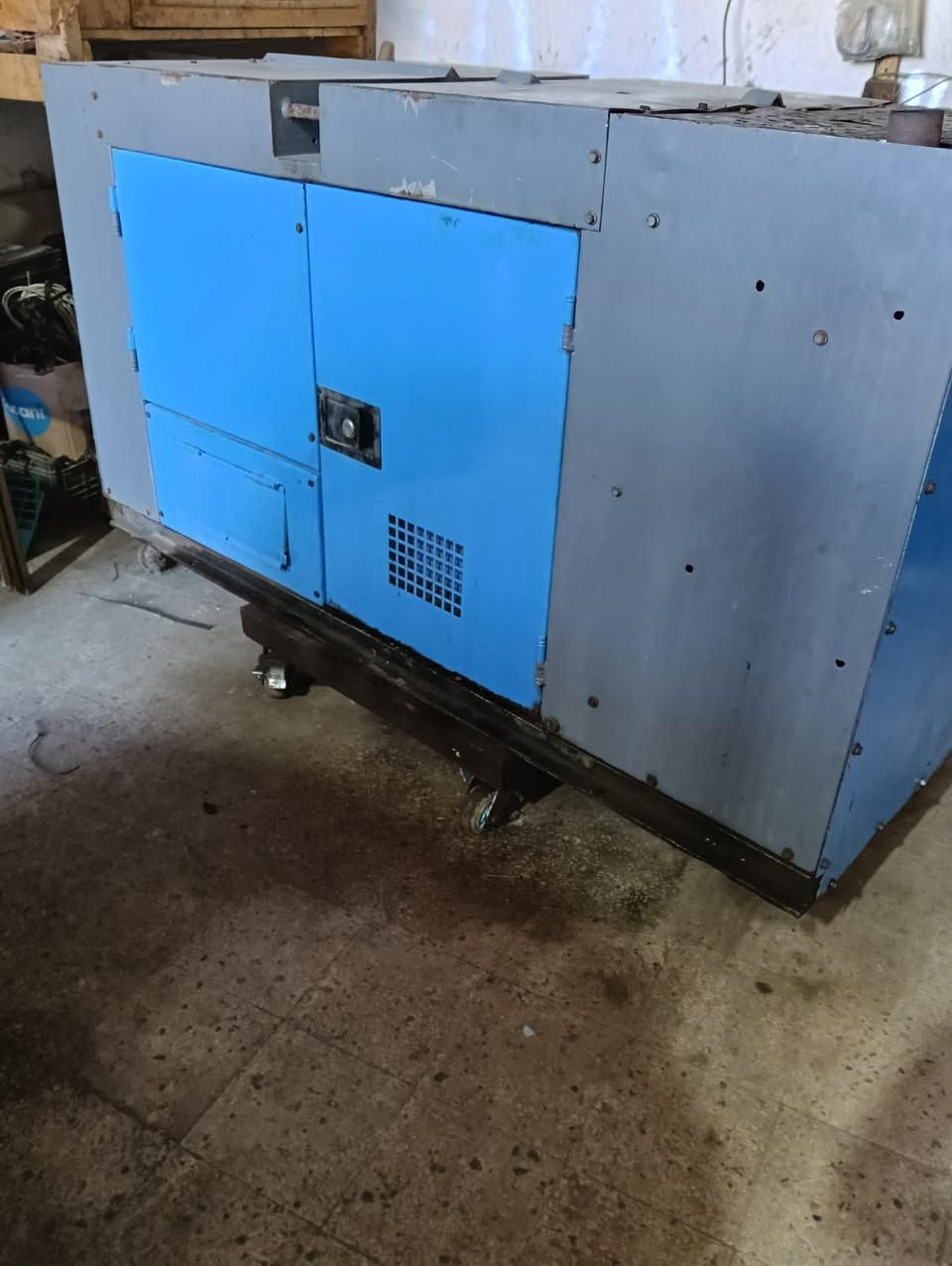 للبيع 
مولد اسوزو 45 كيلو على موبينه استنفورد انجليزي 
العنوان البحيرة ايتاى البارود 
01001855716
01112288541


**إذا كنت صاحب هذا الإعلان وتريد حذفه لأي سبب، رجاءا أرسل رسالة إلى الدعم الفني**