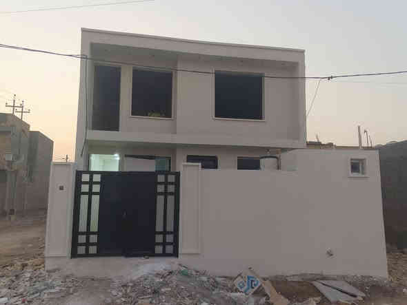 بيت للبيع ركن على ساحة خضراء وشارع 20 مساحة 160 متر 
في منطقة #حي_الحوراء (زين القوس ) قرب الحشد 
🔴#السعر 125 مليون 

بناء حديث غير مسكون يتكون من طابقين:

#الطابق_الأول مكون من ( استقبال+ مطبخ+ صاله+ غرف نوم عدد 2 + صحيات داخليه وخارجية+ منور يحتوي على باب مطل على الشارع الثاني)

#الطابق_الثاني غير كامل مكون من ( 3 غرف نوم + صالة + صحيات+ سطح ثاني) 

للتواصل مراسلة الصفحة أو الاتصال:
📍***********
