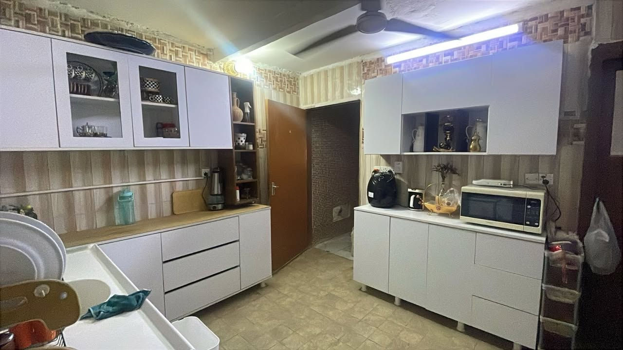 السلام عليكم كاونتر نظيف للبيع قطعتين على شكل حرف L والقطعه الثالثه  بوحدها مثل ما موضح بالصور اريده ب600 الف مكاني البنوك للتواصل عالخاص


**إذا كنت صاحب هذا الإعلان وتريد حذفه لأي سبب، رجاءا أرسل رسالة إلى الدعم الفني**