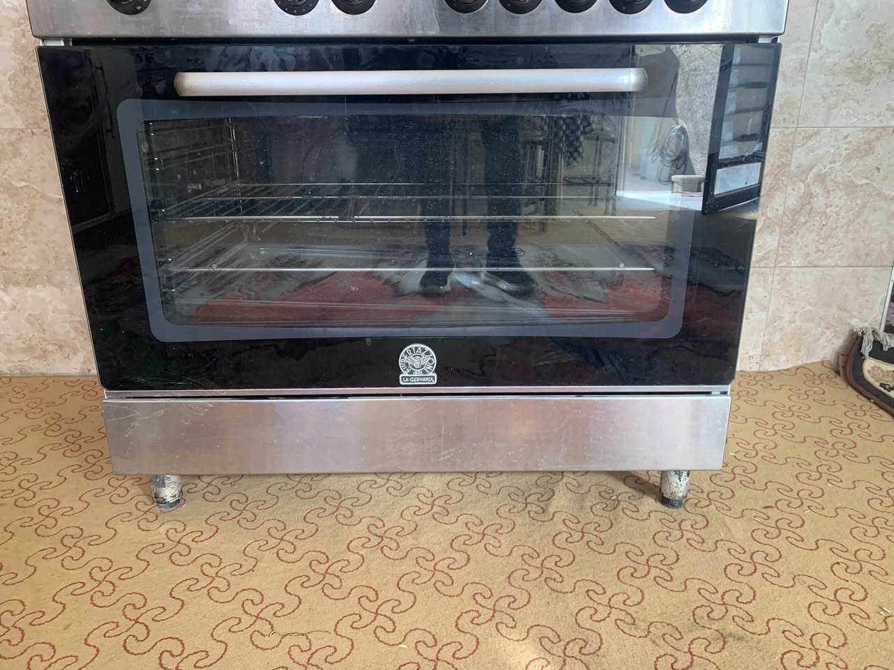 طباخ الماني  شغال كله وع الفحص مكان حله حي البكرلي
السعر ٢٥٠ مكاني بابل البكرلي 
***********
