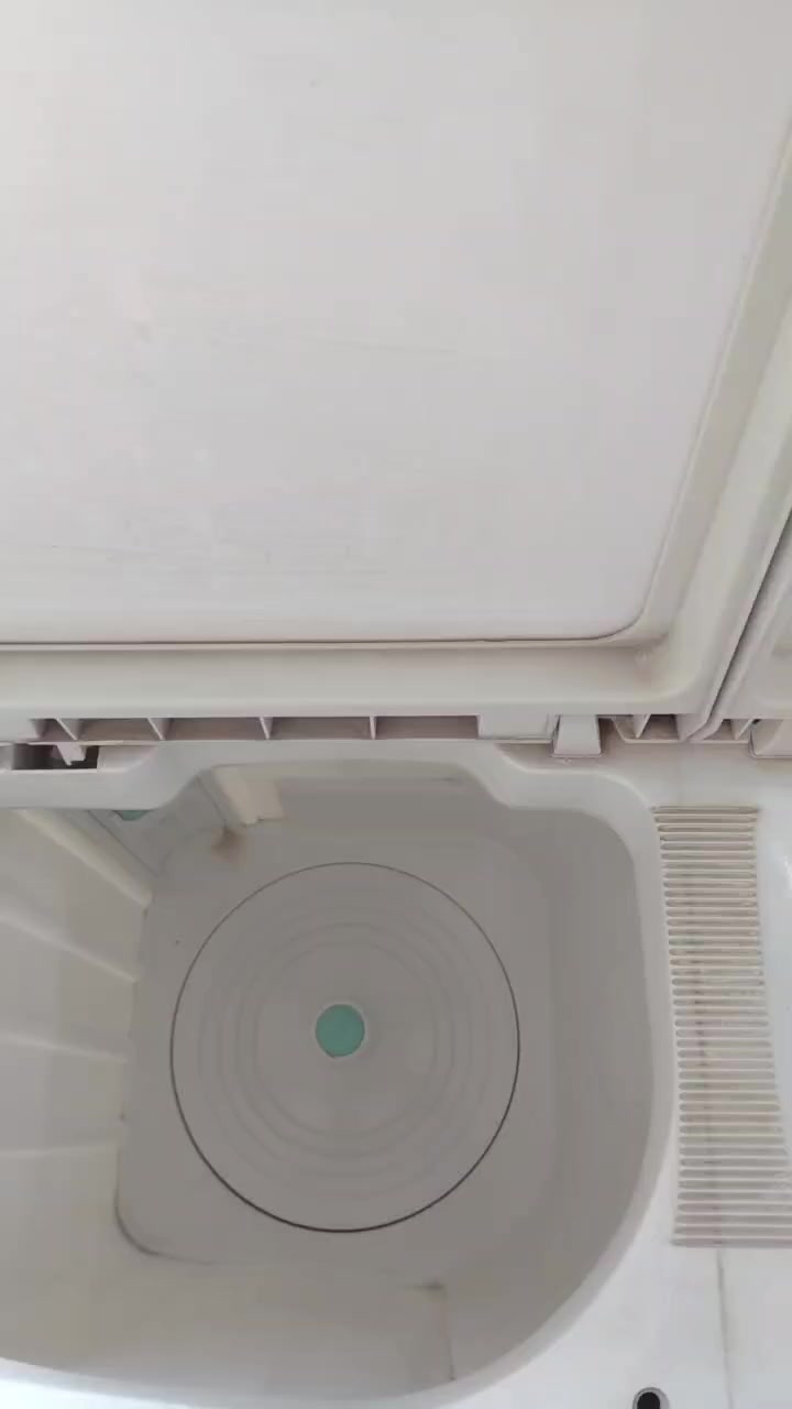 للبيع غساله ١٠ كيلو نوع رويال شغاله ونظافه تجفيف وغسل السعر ٣٥ مكان القادسيه الاتصال***********
