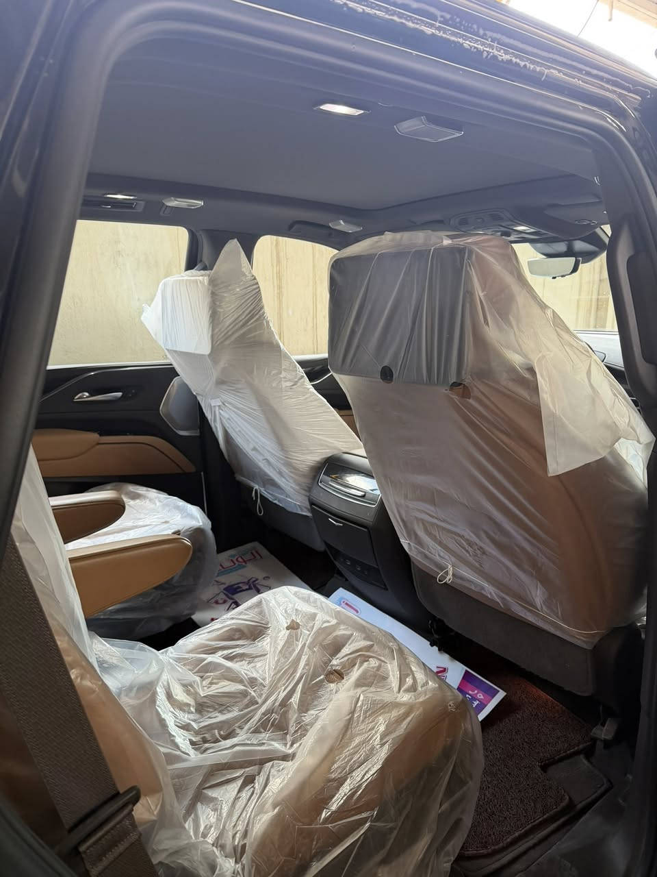 السلام عليكم 
كديلاك اسكاليد
موديل 2023 خليجي 
السياره نضيفه كلش سونرهه موضح بالصور 
ماشيه 45  مغلفه السياره 
ترهم بيع ومراوس 
السعر 750 وبيها مجال 
العنوان الكراده 
للاستفسار ***********
