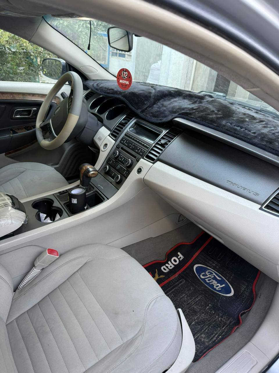 السلام عليكم
2010 السعر 98 
مكان السيارة ديالى 
***********
