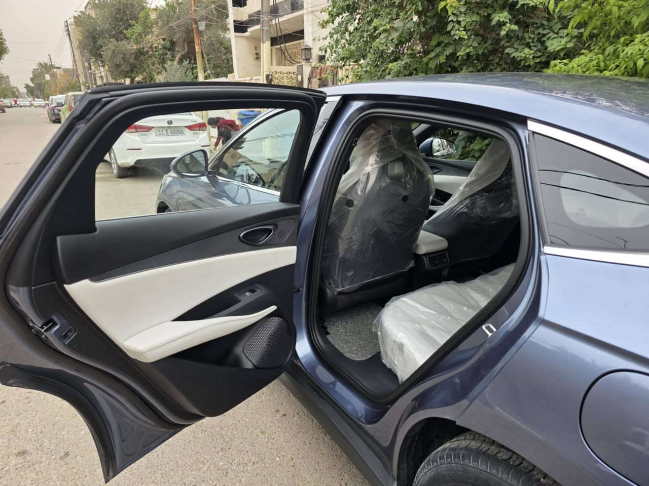 BYD SEAL 6 / 2025
ماشية 7000
اللون المميز ( بلو بيري )
السيارة بأسمي 
وياه الشاحنه الاصلية الي تشحن بدون ايرث
السيارة قفل 22 مليون
بالاضافه الى برمجه كامله و تنزيل جميع التطبيقات 
للاستفسار ***********
