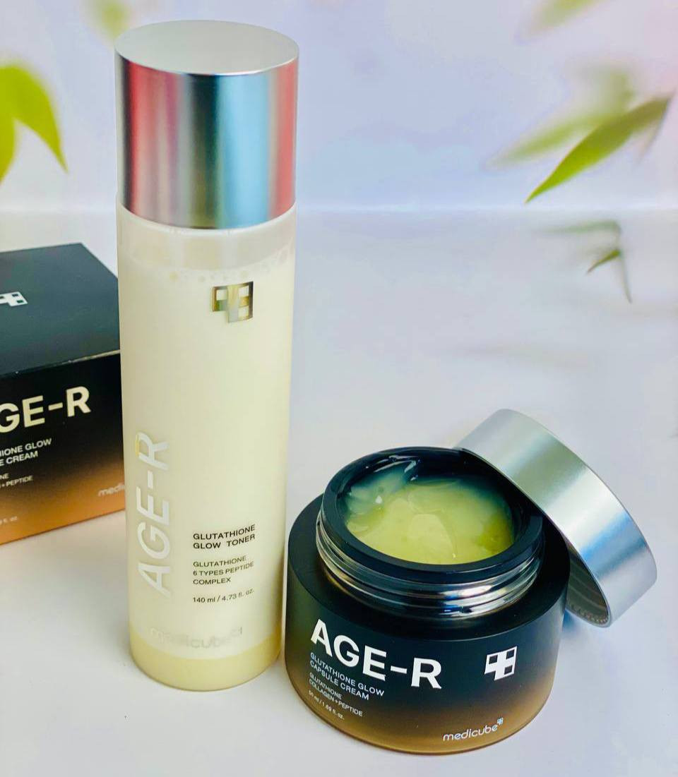مجموعة AGE-R من Medicube الغنية بـ الجلوتاثيون والبيبتايد، الحل المثالي لبشرة ناعمة ومشرقة .

 المجموعة تتكوّن من:
تونر AGE-R Glutathione Glow
 كريم AGE-R Glutathione Capsule Cream

الفوائد:
 يساعد على تفتيح البشرة وتوحيد لونها
 يمنح البشرة إشراقة صحية ولمعة طبيعية
 يرطب البشرة بعمق ويجعلها ناعمة ومشدودة
 يقلل من مظهر التعب والبهتان

تركيبة متطورة بالجلوتاثيون و6 أنواع من البيبتايد لتغذية البشرة وتعزيز نضارتها .

سعر العرض 22 الف
التوصيل 4 الاف فقط لجميع محافظات العراق 
@إشارة


**إذا كنت صاحب هذا الإعلان وتريد حذفه لأي سبب، رجاءا أرسل رسالة إلى الدعم الفني**