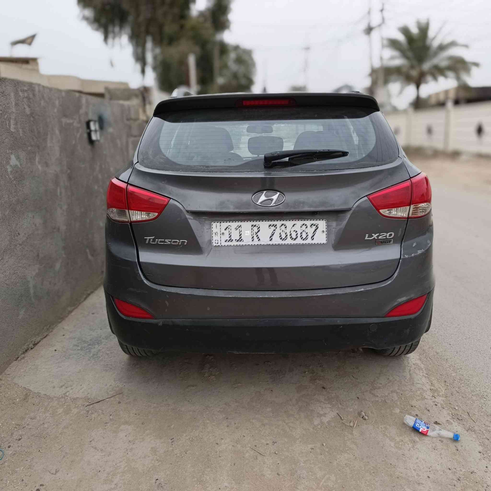 سلام عليكم
سياره فول ما عده البصمه 
توسان ٢٠١٤ 
محرك  2000 دوش
خليجي رقم بغداد 
بيها قطعتين بدون دواخل 
السعر 128 بيها مجال 
مكاني بغداد 
هاتف 📱 ***********
‏‪***********‬‏
