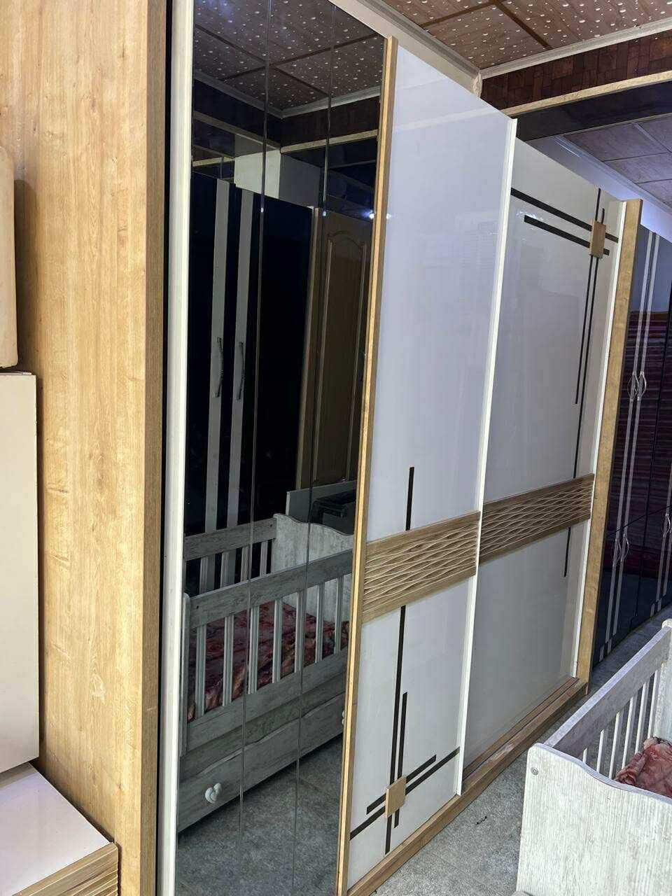 غرفة نوم للبيع موصل حي الكرامة ***********
