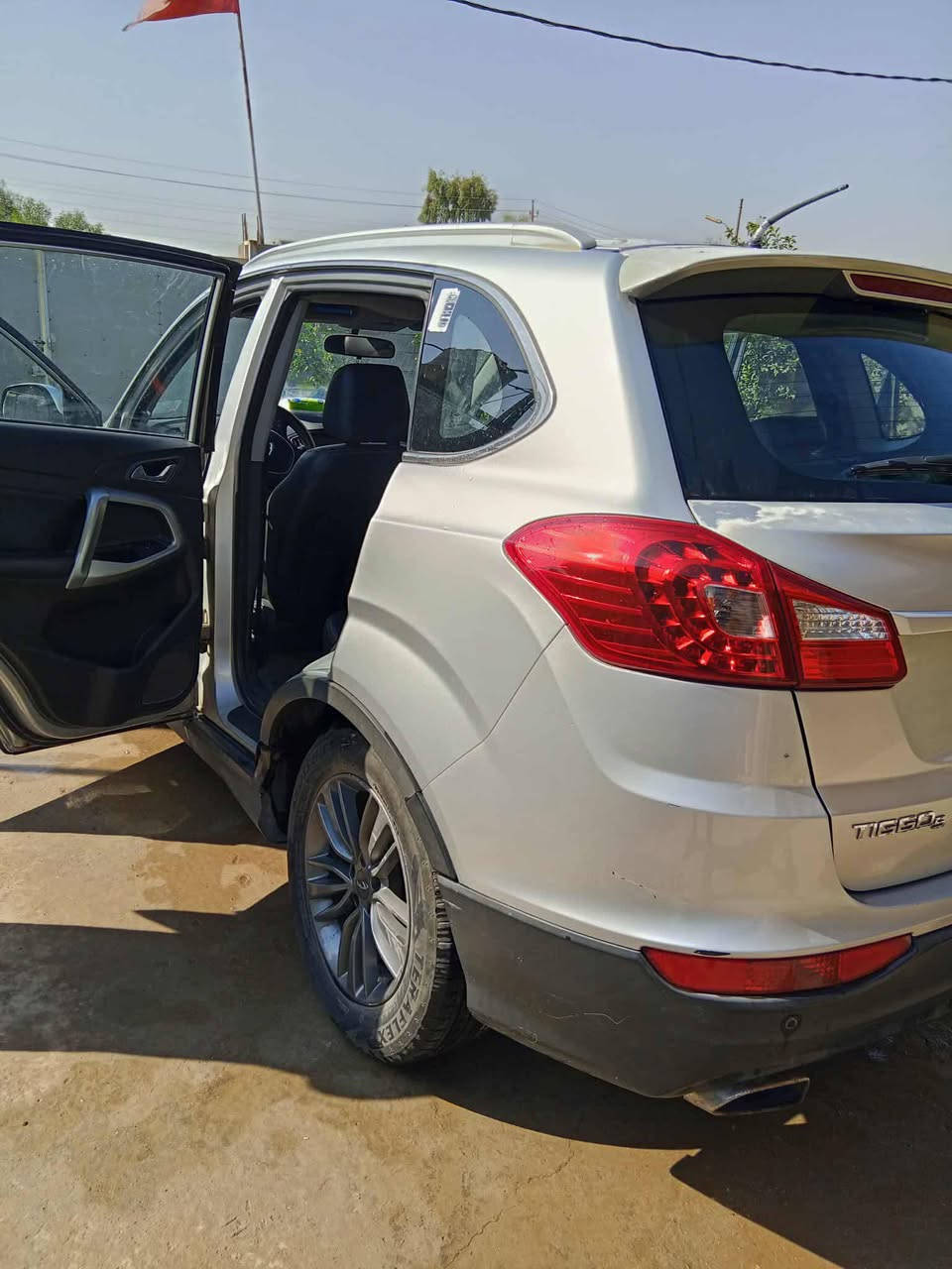 السلام عليكم
سياره للبيع شيرو تيكو 5 
موديل 2018
العنوان كربلاء المقدسة 
للتواصل.***********
