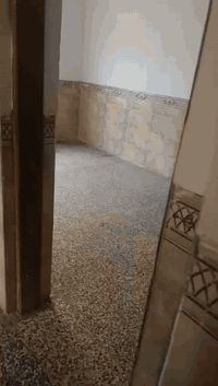 السلام عليكم من رخصه الأدمن المحترم
متوفر شقه طابق ارضي ب٣٠٠ الف
البلديات شارع المصرف خلف المصرف حي العلماء الطابو 
للاستفسار ***********
