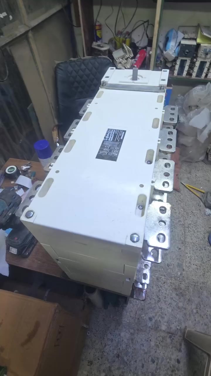 جنج اوفر سويج 2500 امبير سيكوميك الفرنسي الاصلي 

رباعي 

بالة اماراتي جديد غير مستعمل 

للتفاصيل اكثر مراسله خاص او 
الاتصال على الارقام التاليه:-
***********
***********
