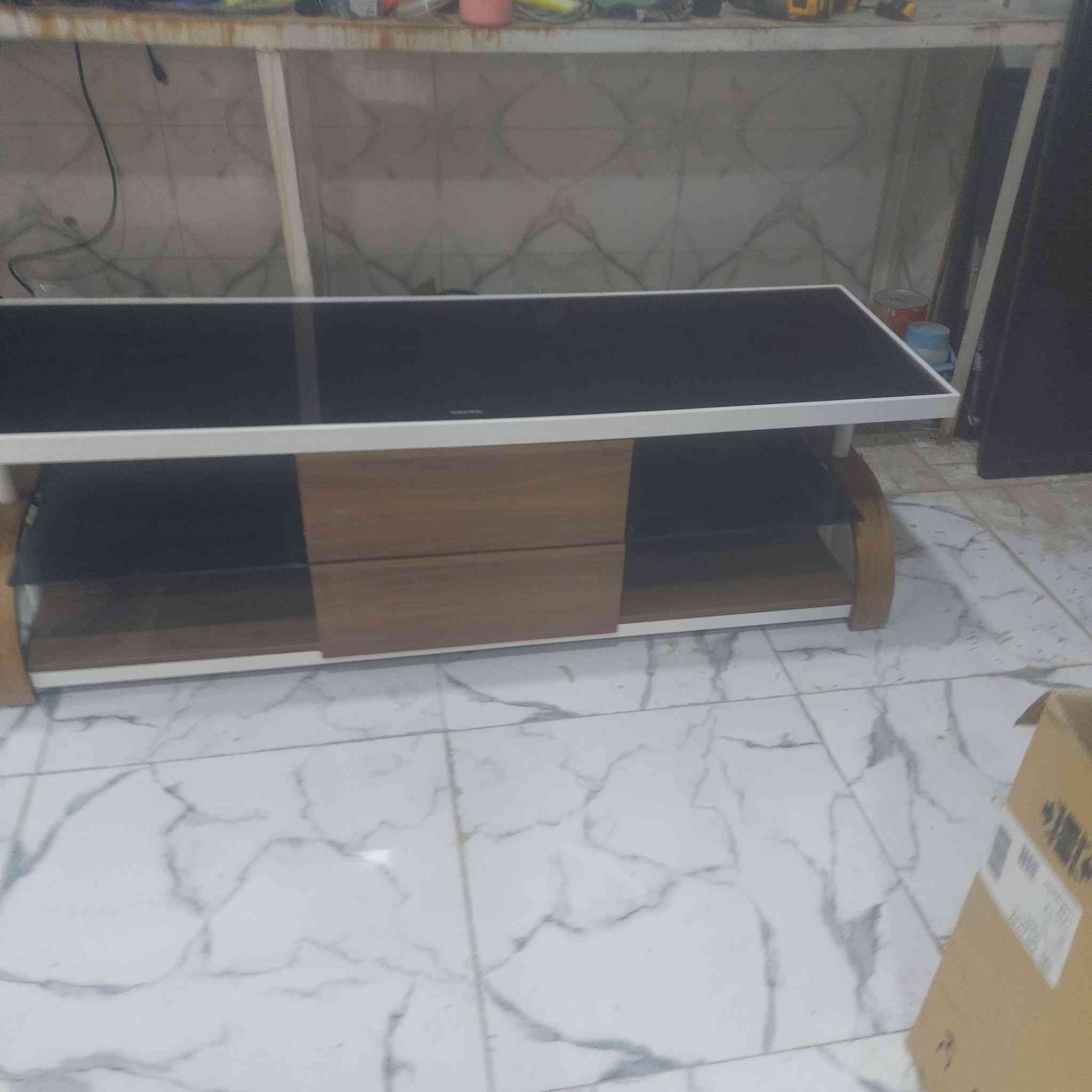 ميز بلازماه باله كويتيه العنوان البصره قضاء المدينه خلف محطة الوفود الحكوميه البدران للإستفسار عل خاص ***********
