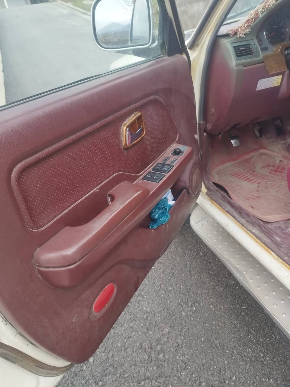 ئه م دێره بۆفرۆشتن مۆدیل 2009منه فێست به شه رت ***********.         50و مجال
