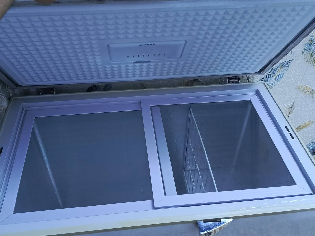 السلام عليكم مجمدة للبيع حجم الوسط نضيفة حيل ابد ما مشغليهة ولله سعرها 200          ***********
