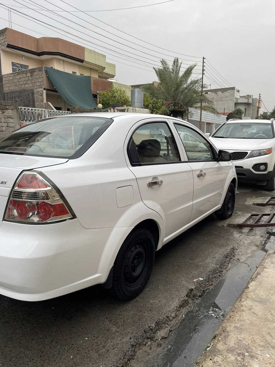 السلام عليكم
افيو موديل2011محرك استرا السيارة مكفولة بيها بس قطعة وحدة جاملغ بدون دواخل السيارة نظيفة مثل ما موضحة بالصور كير محرك شرط كير عادي السعر ٧٧وبيها مجال بسيط الاستفسار الرقم ***********
