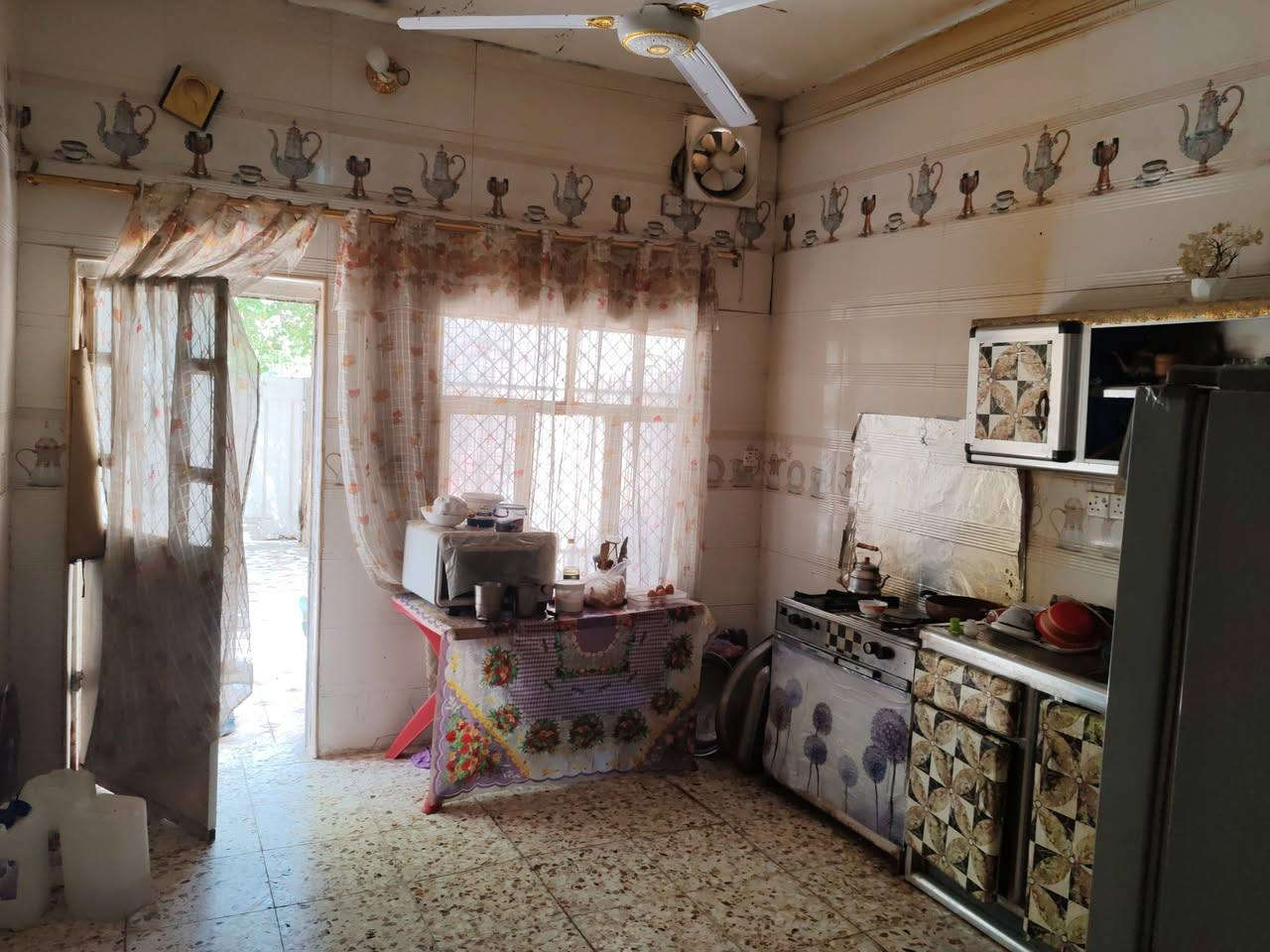 🏠 دار للبيع الحولي ((مطلوب للمصرف العقاري))  طابو صرف بجهة حي الوحده
(( مطلوب للمصرف العقاري )) 
📍 الحولي جهة حي الوحدة
ــــــــــــــــــــــــــ
📏 المساحة: 150 متر
ــــــــــــــــــــــــــ
💰 المبلغ المطلوب للمصرف العقاري: 40 مليون الكلي 85 مليون 
💳 جيب الكفيل والباقي عليك
💵 التسديد الشهري 196 ألف
ــــــــــــــــــــــــــ
📍 الموقع:
مقابل ⚡ مجمع السراج
الشارع الرابط بين الحولي والأندلس
عرض الشارع 10 متر
ليس أول فرع – الثاني على يدك اليمنى
ــــــــــــــــــــــــــ
🏡 مواصفات الدار:
🛏️ غرفة نوم
🛋️ صالة استقبال
🍽️ مطبخ
🚪 ممر داخلي
🚿 مجمع صحيات داخلي
🚿 مجمع صحيات خارجي
ــــــــــــــــــــــــــ
📝 ملاحظات:
🏗️ البناء نظيف
ــــــــــــــــــــــــــ
💬 السعر مراسلة واتساب أو ماسنجر فقط
📞 ***********
