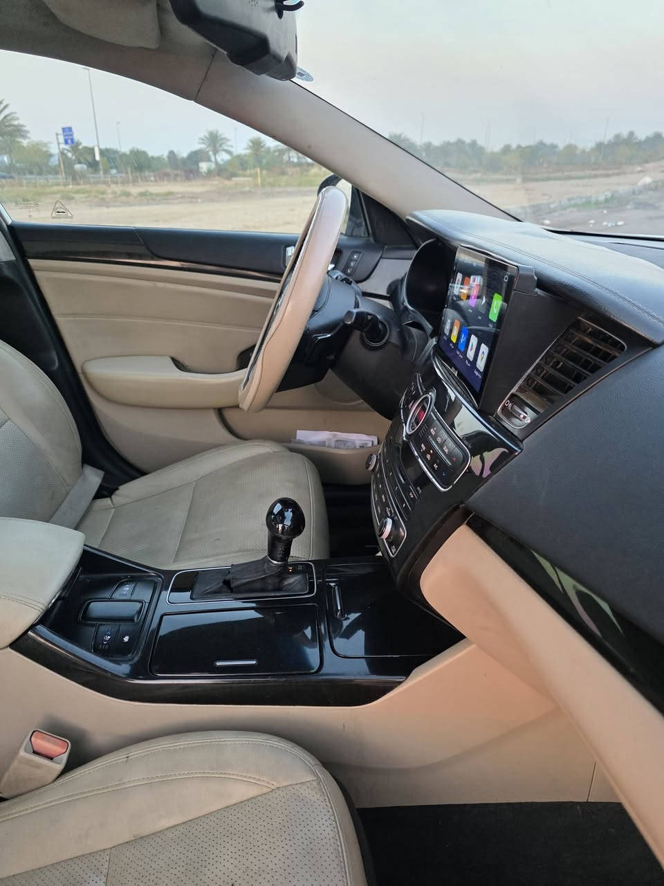 السلام عليكم للبيع كيا كادينزا خليجي 2014 ملكي VIP
رقم أربيل بسمي سنويه الهزه جدد
فول مواصفات 1/1
ماشيه 156 وقابل للزياده 
مري شفط + قلاب 
حساسات خلفيه 
مقاعد جلد + كهرباء 
خزن ميموري 
فول تحكمات ستيرن +ستيرن كهرباء 
برده خلفيه بلاديه 
كامره خلفيه 
لد امامي و خلفي 
كشنات امامي و خلفي تدفئه 
شاشه حجم كبير 
اناره محيطيه 
بيها منضومه كامله زنون عالي و ناصي  
و بيها بعد هوايه مواصفات معروفه 
السياره بيها قطعتين ونص صبغ
 بدون داخل بشرط اذا تلكه بيهه قطره داخل تاخذ سياره بلاش
السعر 123 
رقم التلفون ***********
مكان السياره بغداد قرب مطار بغداد
