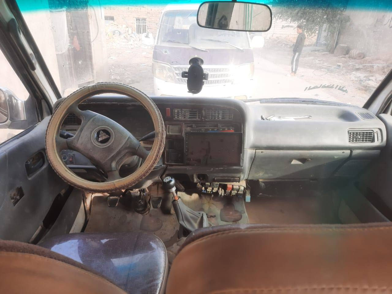 السلام عليكم
فتون ٢٠١٠ سياره مصفره تاخذ محرك كير كفاله اكسل بي ونه خفيفه غرفه جديده كهربائيات كلهه شغاله سياره خير من الله رقم شاصي ماكو يراد معامله وكمرك السياره شرط التحويل عارضهه ٤٨ وبيهه مجال خاص ماجاوب*********** ابو ابراهيم
