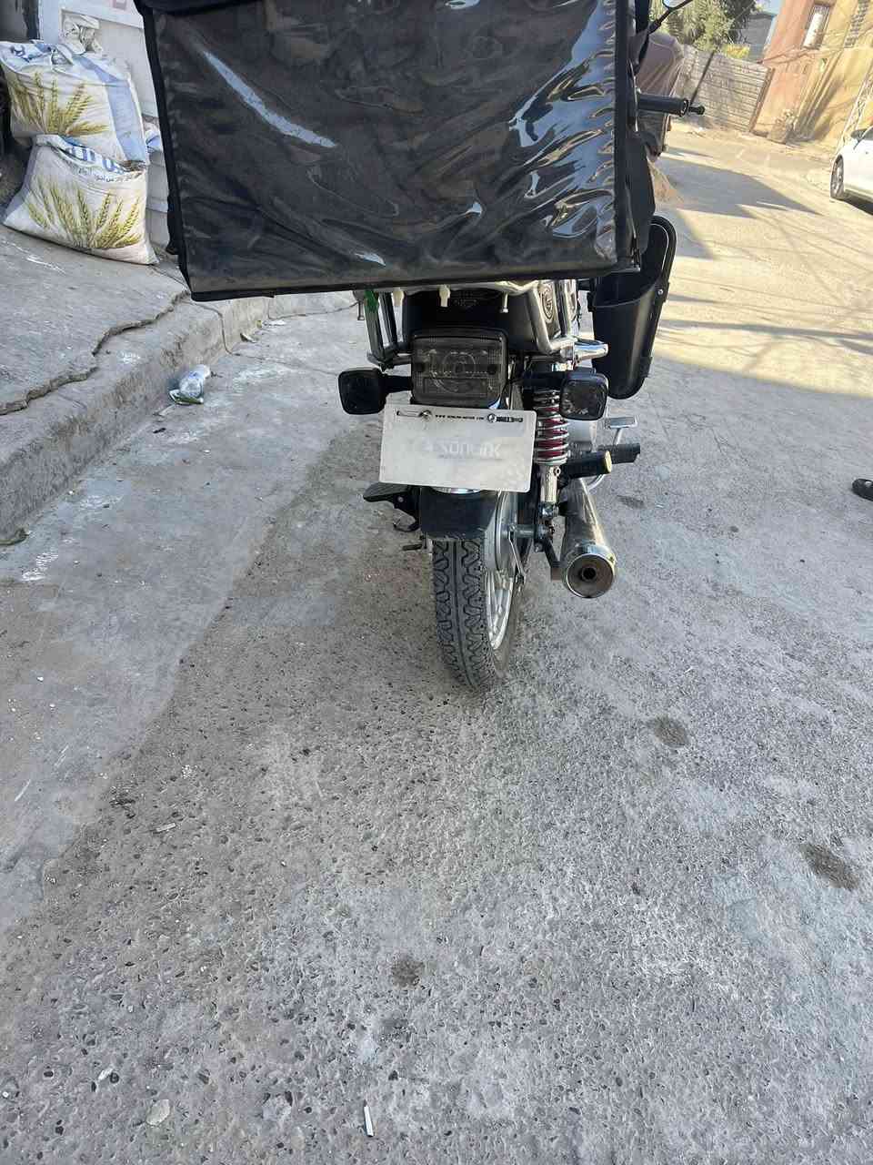 للبيع سونك موديل ٢٥ الدراجة كفاله مكينتهة ممفتوحة الدراجة بعدهة بحاله الوكاله اوراقهة كامله سعر ٩٥٠ اوبيهة مجال مكاني بياع ***********
