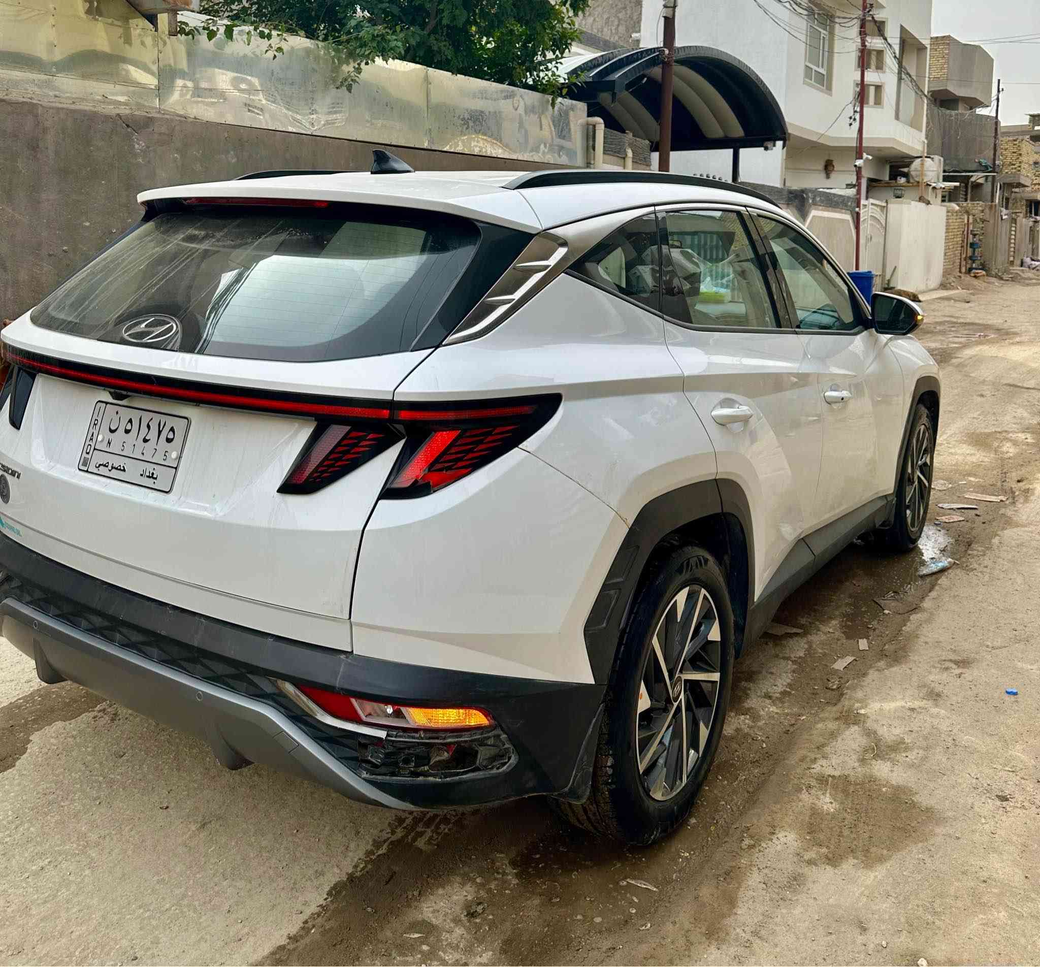 توكسان  
موديل 2022
خليجي   
بصمه وترحيب وتجي مري شفط شاشه وحساس امامي خلفي قطعتين تبريد و3 وضعيات قياده   وكراسي كهرباء وهواي مواصفات 
السياره ماشيه 94  
السياره بيه مكانين بارد بسيطات 
وبيه الدور مال الجاملغ الخلفي  وشويه من الباب  الخلفي صبغ 
رقم بغداد مشروع وطني تتحول وين ميعجبك وتحويل اي وقت 
السعر 185 
مكان السياره حله حي الصحه 
رقمي *********** حلة, بابل
