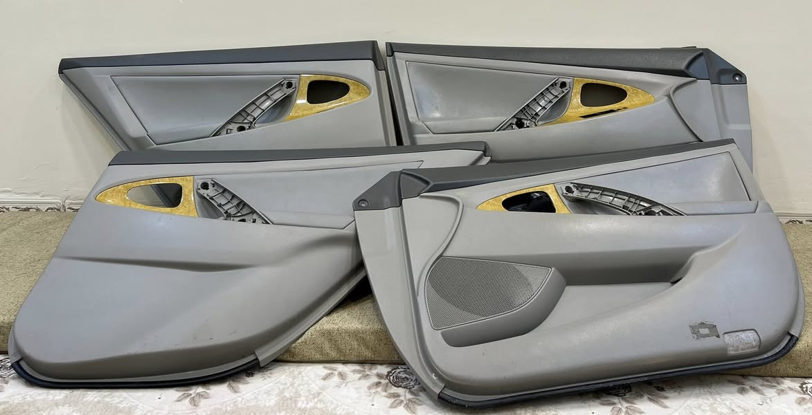 بطاين كامري للبيع  يرهمن من موديل 2007 لحد 2011 للاستفسار الاتصال ع الرقم *********** سعر 160 الف 
مكان كركوك يوجد توصيل لكافه المحافظات
